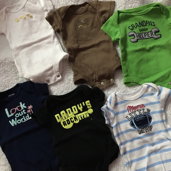 Six newborn one piece outfits - Picture 1 of 7